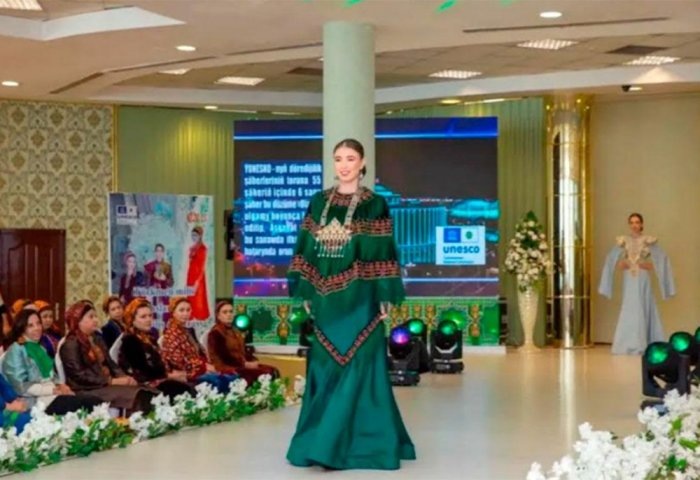 Модное шоу под эгидой ЮНЕСКО в Ашхабадском доме моды, 9 января 2024 года, Ашхабад, Туркменистан (Фото: TDH)