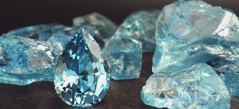 # аквамарин: камень ораторов и мудрецов