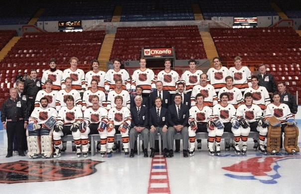 Фото с яндекс.картинки (сборная НХЛ образца 1987 года)
