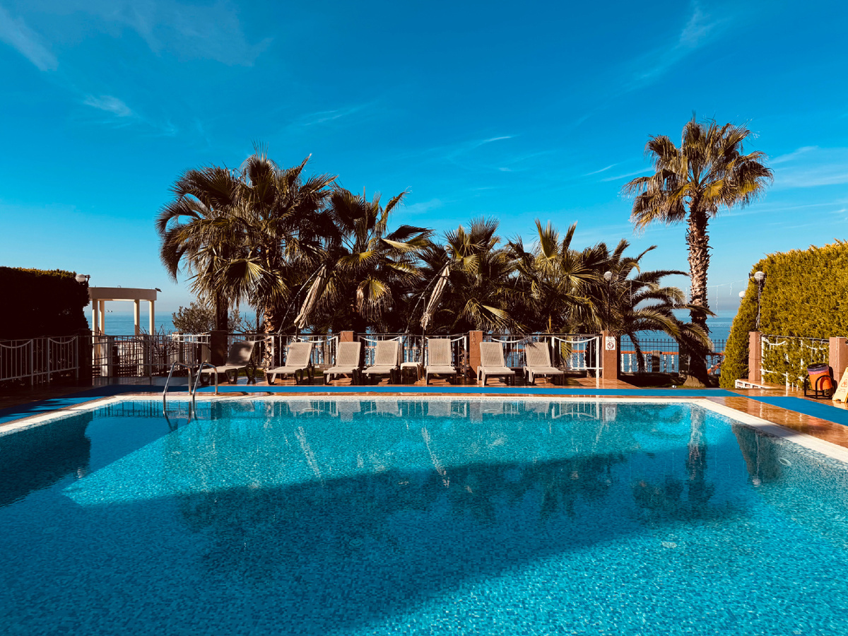    Бассейн в отеле Alex Resort & Spa Hotel, г. Гарга, Абхазия