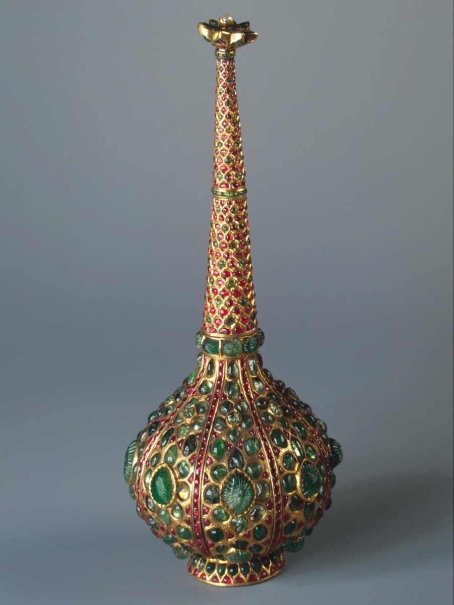 Сосуд. Индия, 17 век, Государственный Эрмитаж, Санкт-Петербург © Public domain