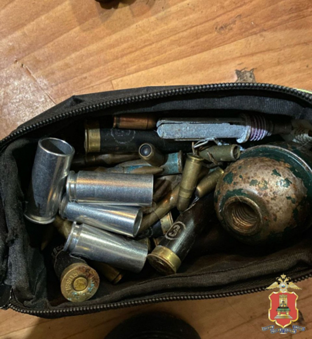 В Твери у жителя Заволжья изъяли незаконно хранящиеся гранату и патроны