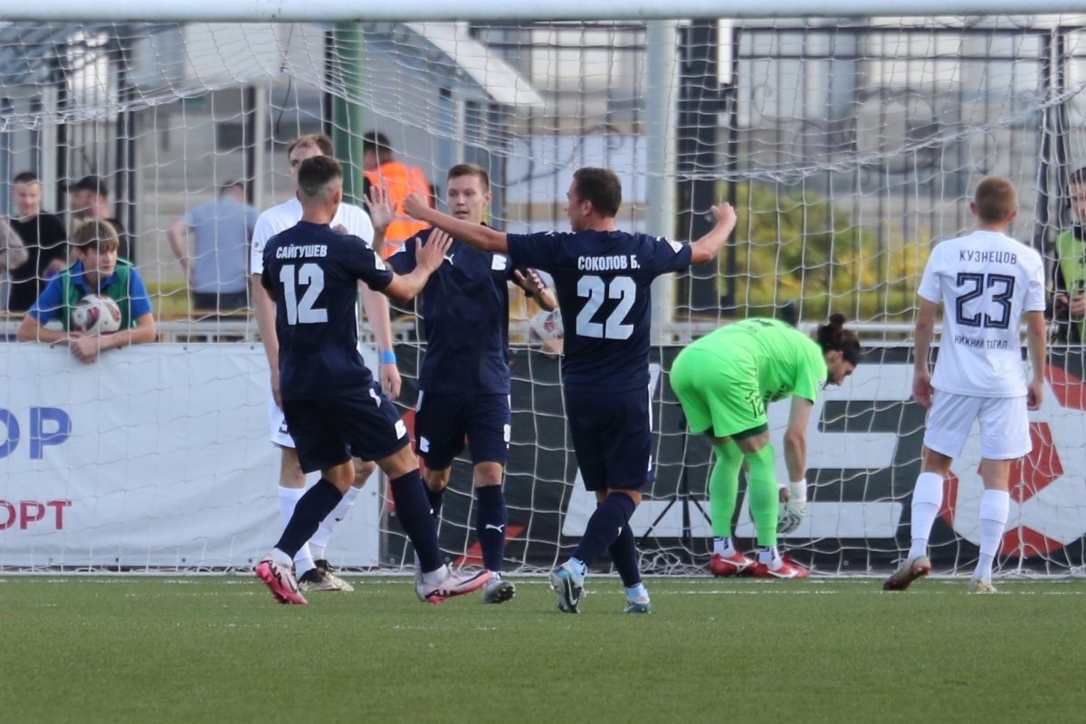    Сбор команды Олега Макеева на Чёрном море продлится до конца недели