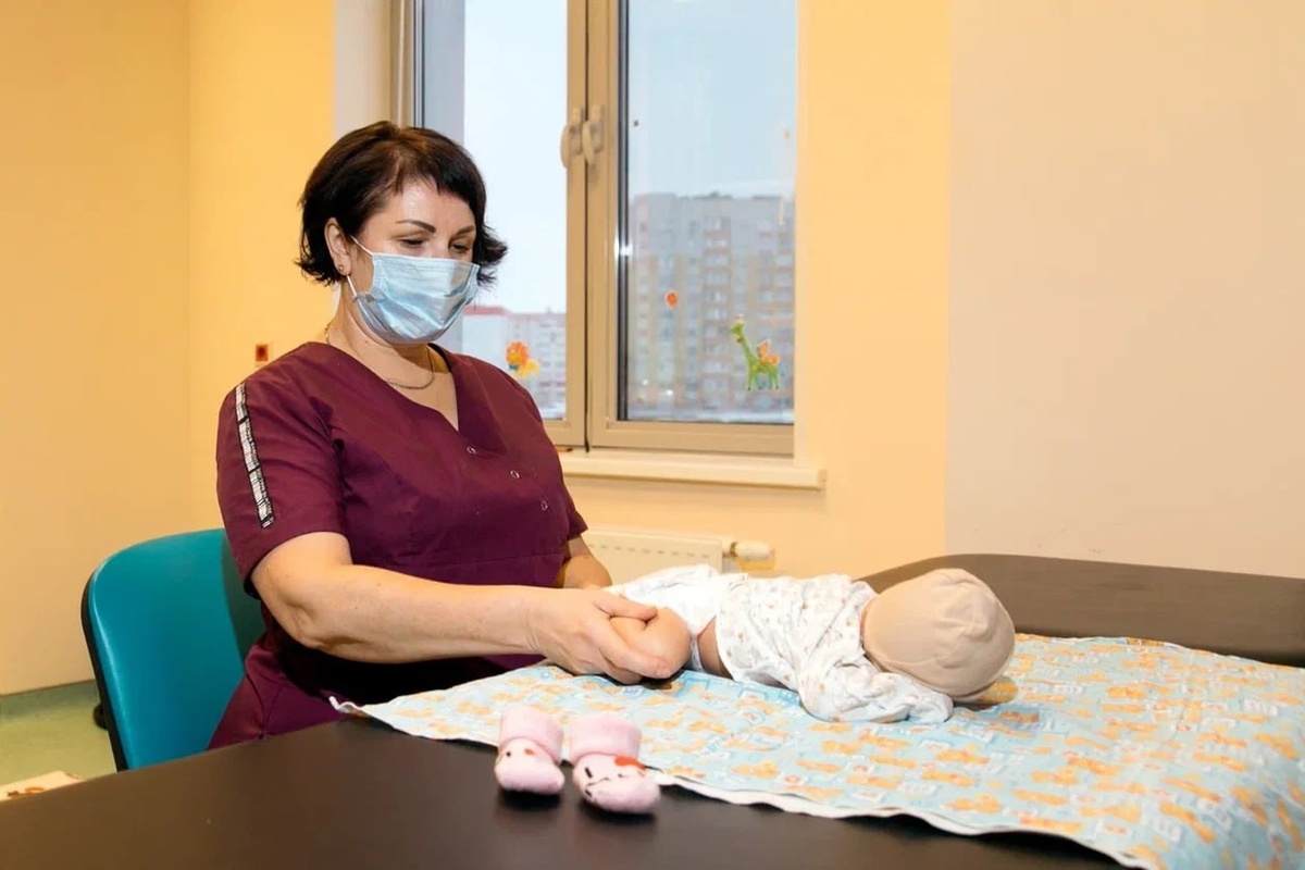    Врачи Сургута выходили недоношенного малыша весом 860 грамм