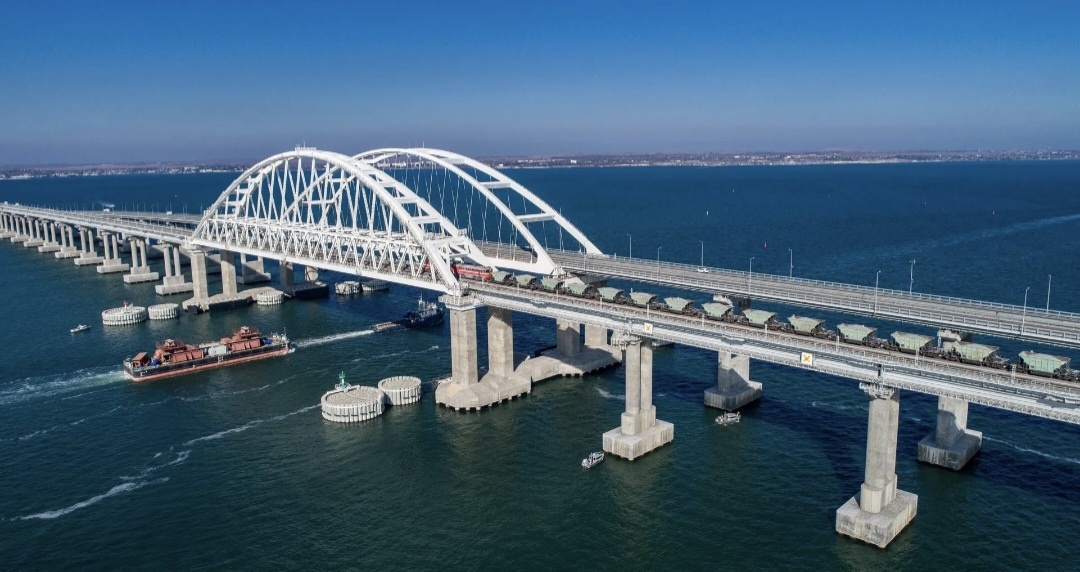 Крымский мост.