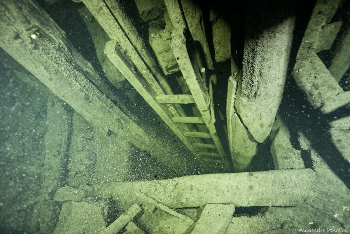    Дайверы поделились фотографиями старинной затопленной шахты рудного поля Вялимяки в Карелии. Фото: Rebreather Team Spb, Александр Понарин