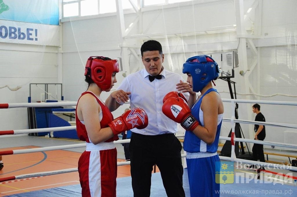 Аделина начала заниматься кикбоксингом в 14 лет📷    «Победу не уступлю даже подруге»: волжанка стала чемпионкой ЮФО по кикбоксингу и мечтает работать в прокуратуре
