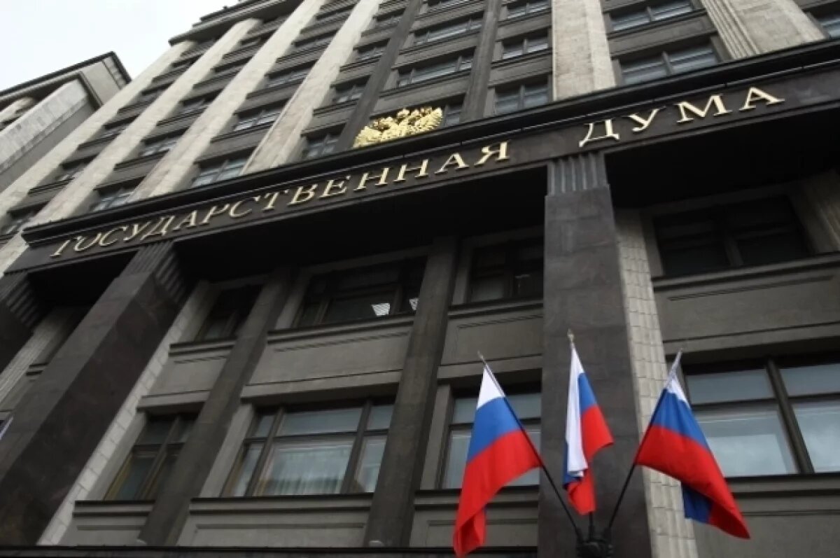    Госдума приняла закон о призыве на срочную службу в течение года в I чтении