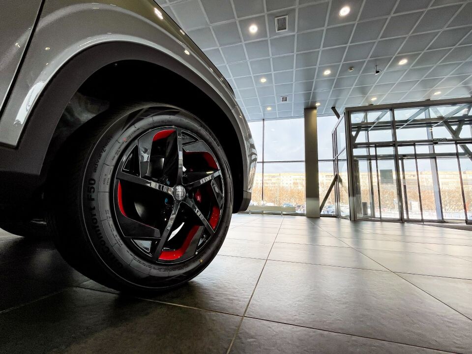    Автосалон. Источник: Виталий Барабаш