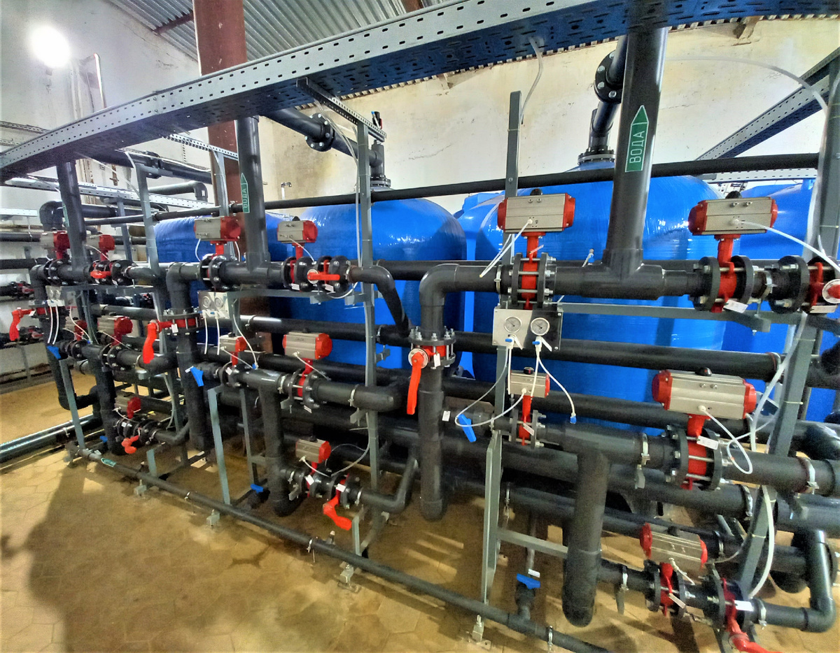 Станция обезжелезивания большой производительности на пневмозатворах