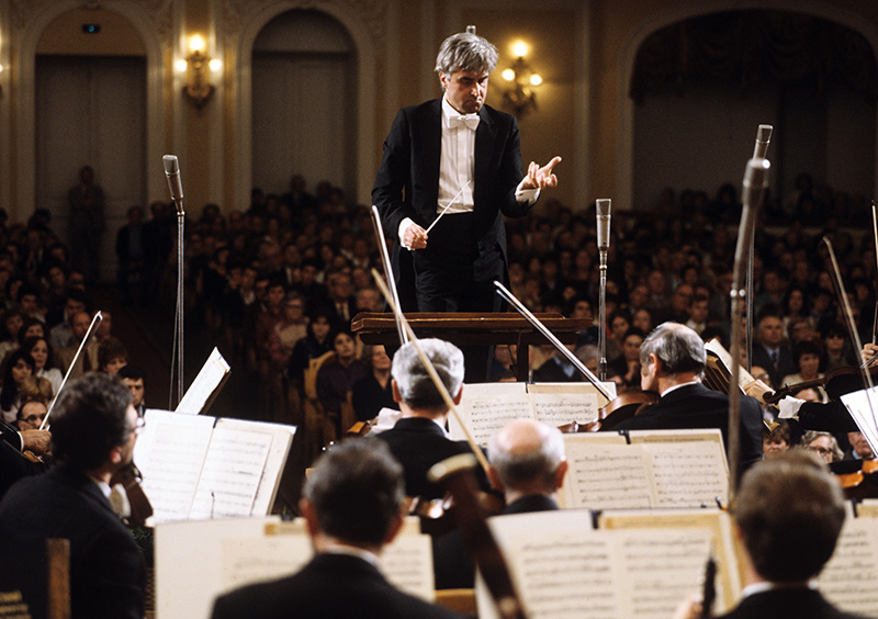 Д. Китаенко в Большом зале Московской консерватории. 