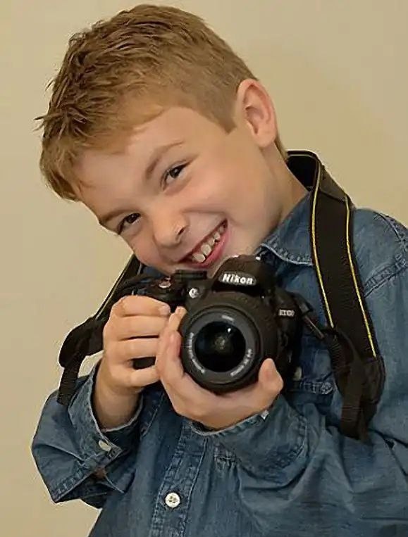 Оливер Джонс