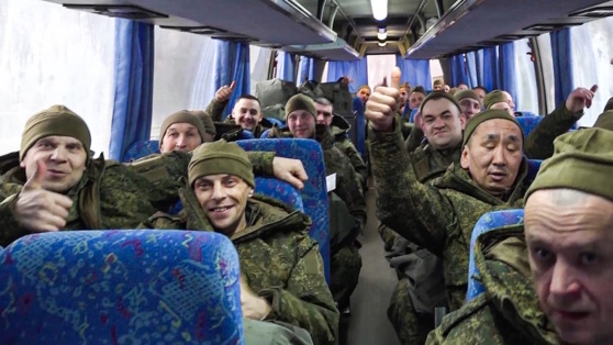    Из украинского плена вернулись 175 российских военнослужащих ©Пресс-служба Минобороны РФ/ТАСС