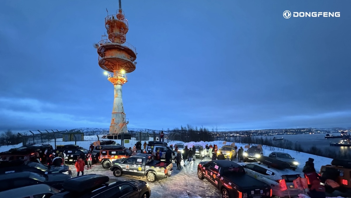 (Старт гонки «Экспедиция-Трофи 2025»)