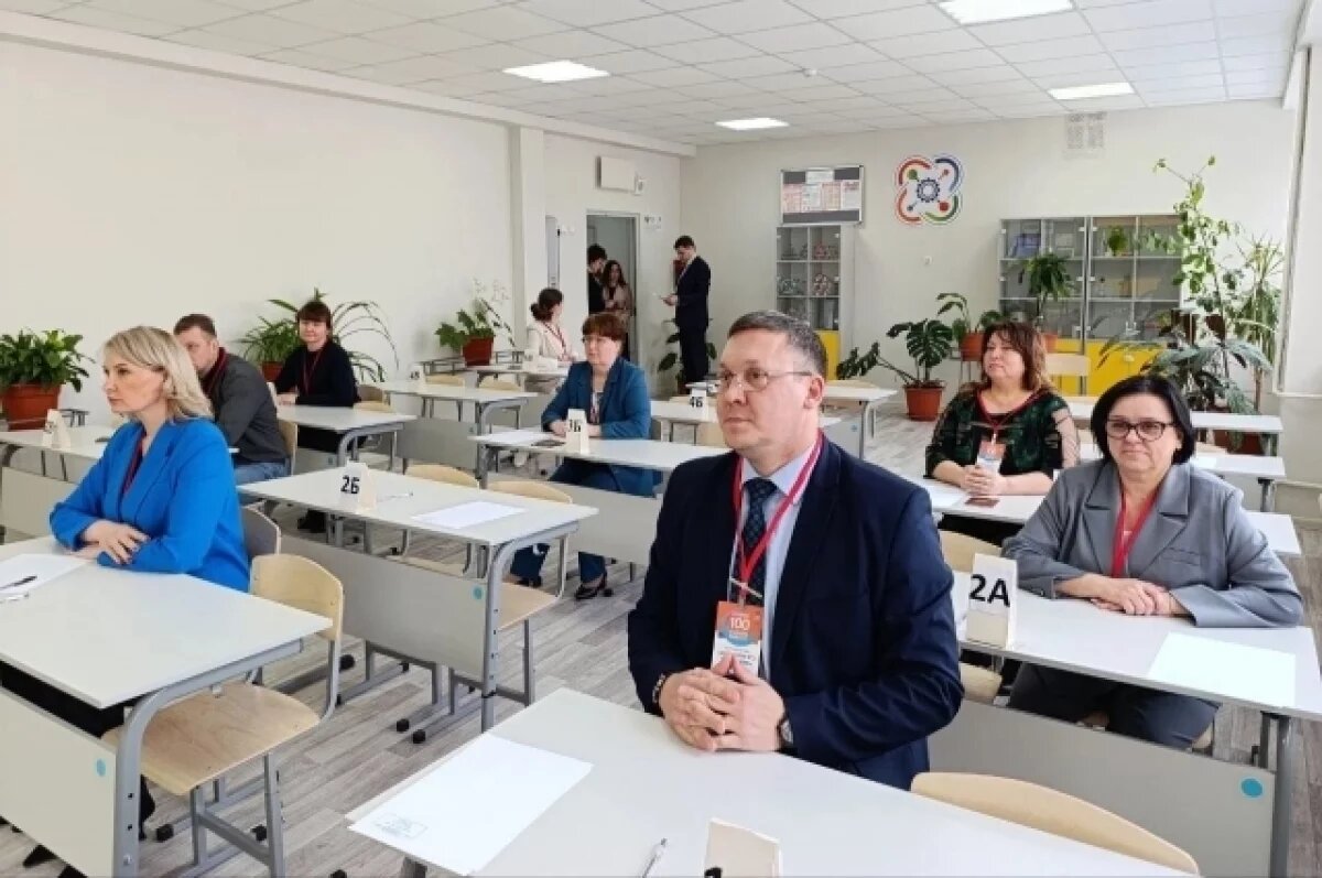    В Ульяновской области родители и чиновники сдали ЕГЭ по математике