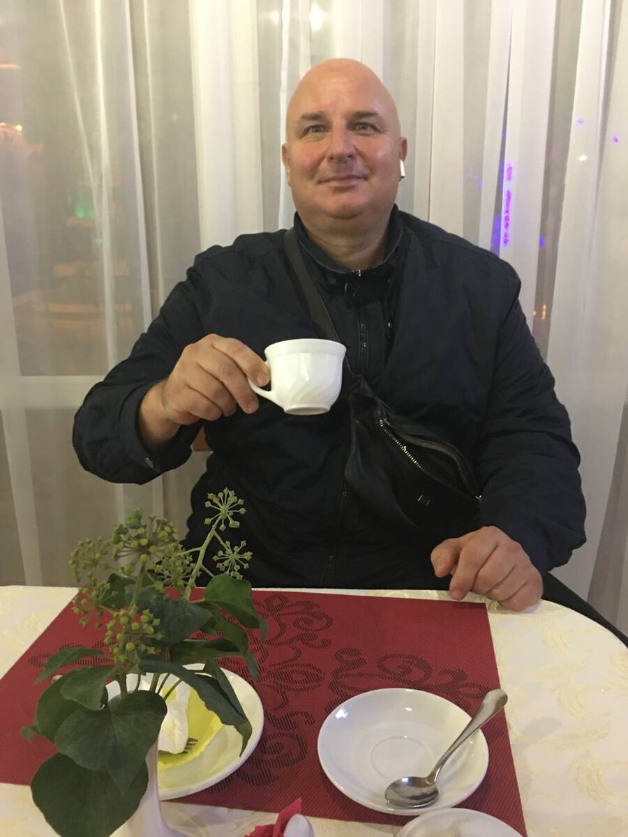 Представляюсь. Зовут меня Николай. Всем чудесного дня ,вечера и ночи.