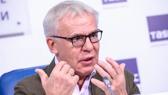    Матчи между игроками КХЛ и НХЛ могут пройти в конце лета или в начале осени, считает Фетисов ©Roman Naumov/URA.RU/Global Look Press