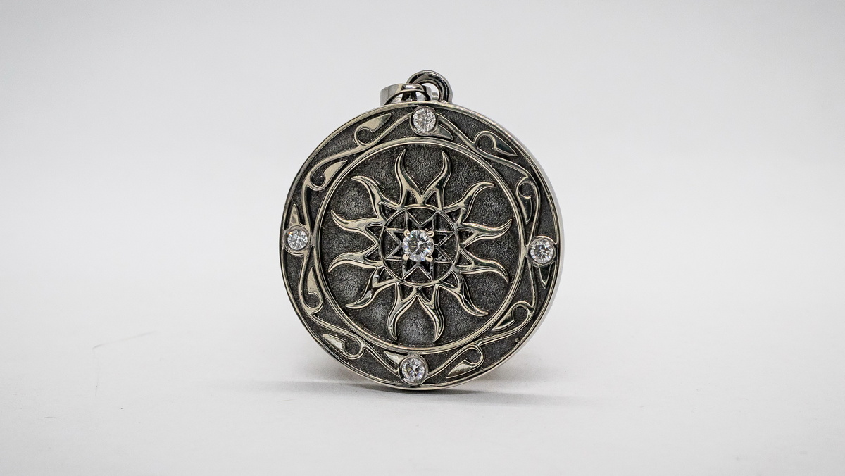 Золотой славянский кулон с бриллиантами “Макошь”