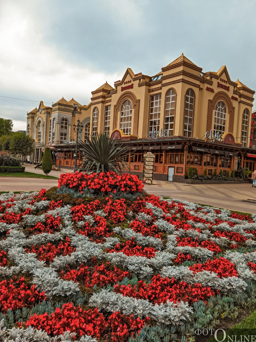 листайте вправо