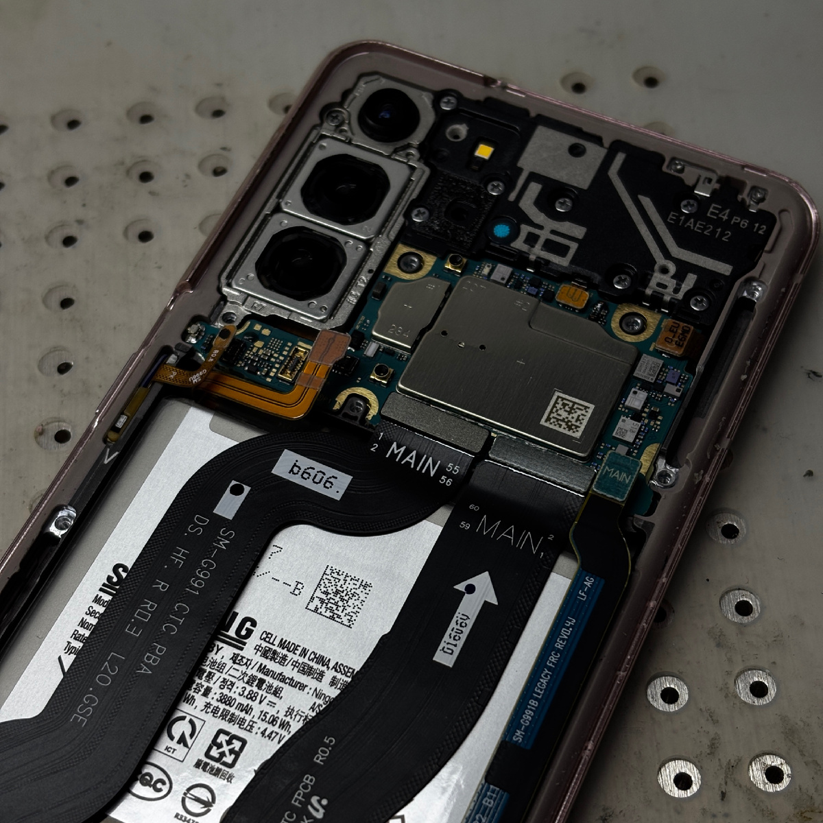 Samsung S21 замена аккумулятора на оригинал