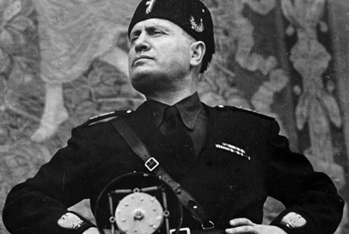 -4 height=783px width=1167px