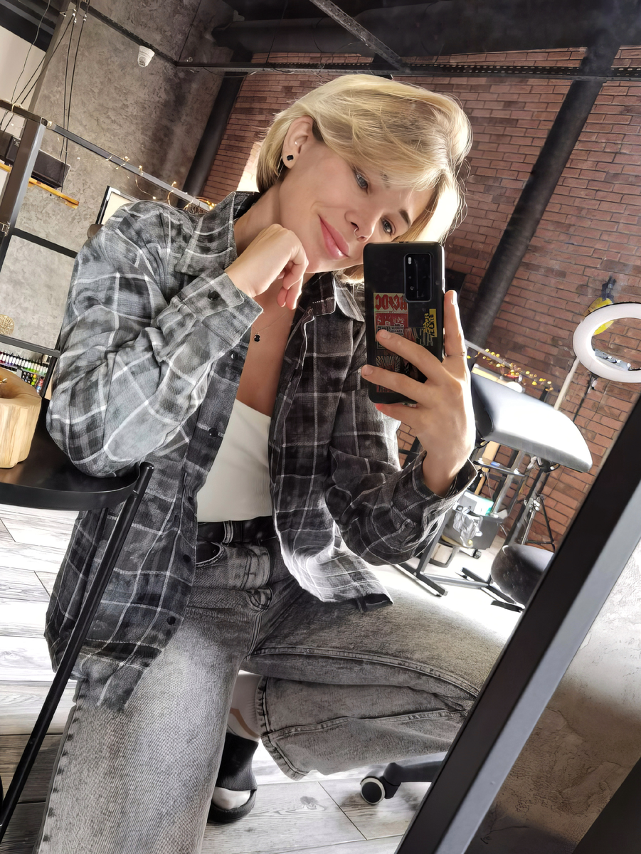 Ваш тату-мастер)) 