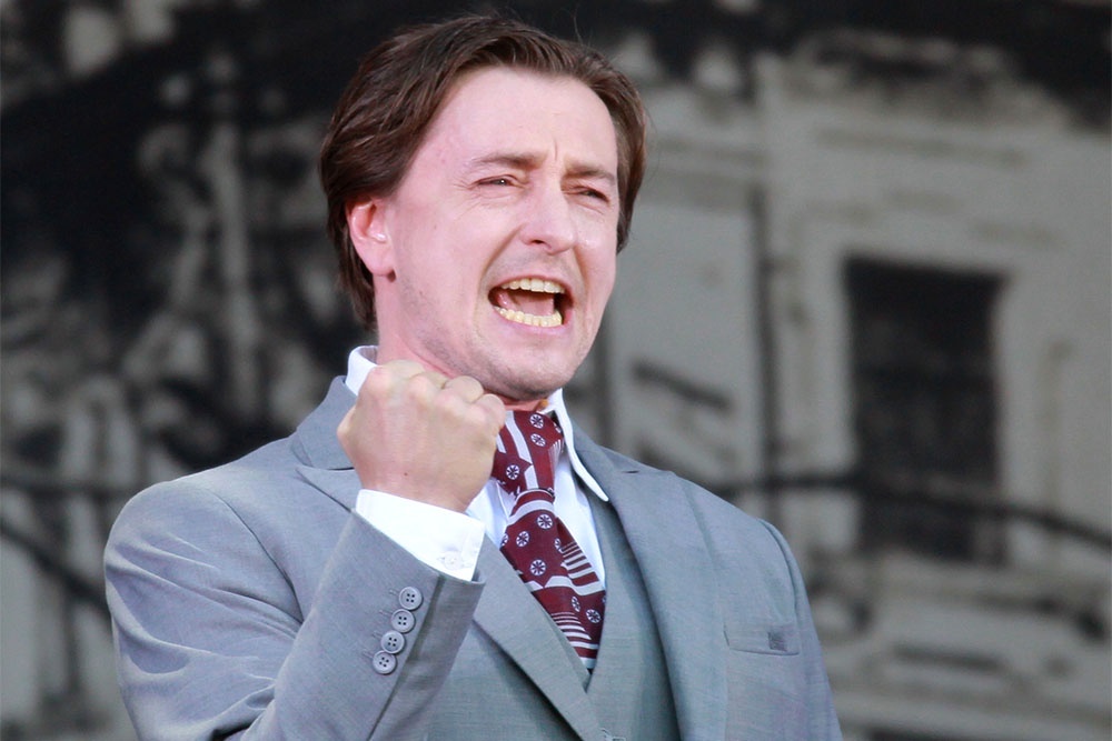    Сергей Безруков: Меня назвали в честь поэта, я вырос на поэзии Сергея Есенина. / РИА Новости