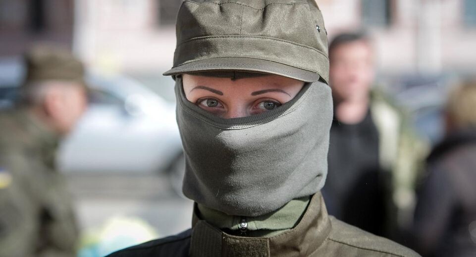    Украинка-доброволец. Sergii Kharchenko / www.globallookpress.com