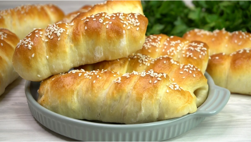 Сосиски в тесте, по рецепту из маминой тетрадки, получаются мягкие и не черствеют, когда готовлю вспоминаю детство