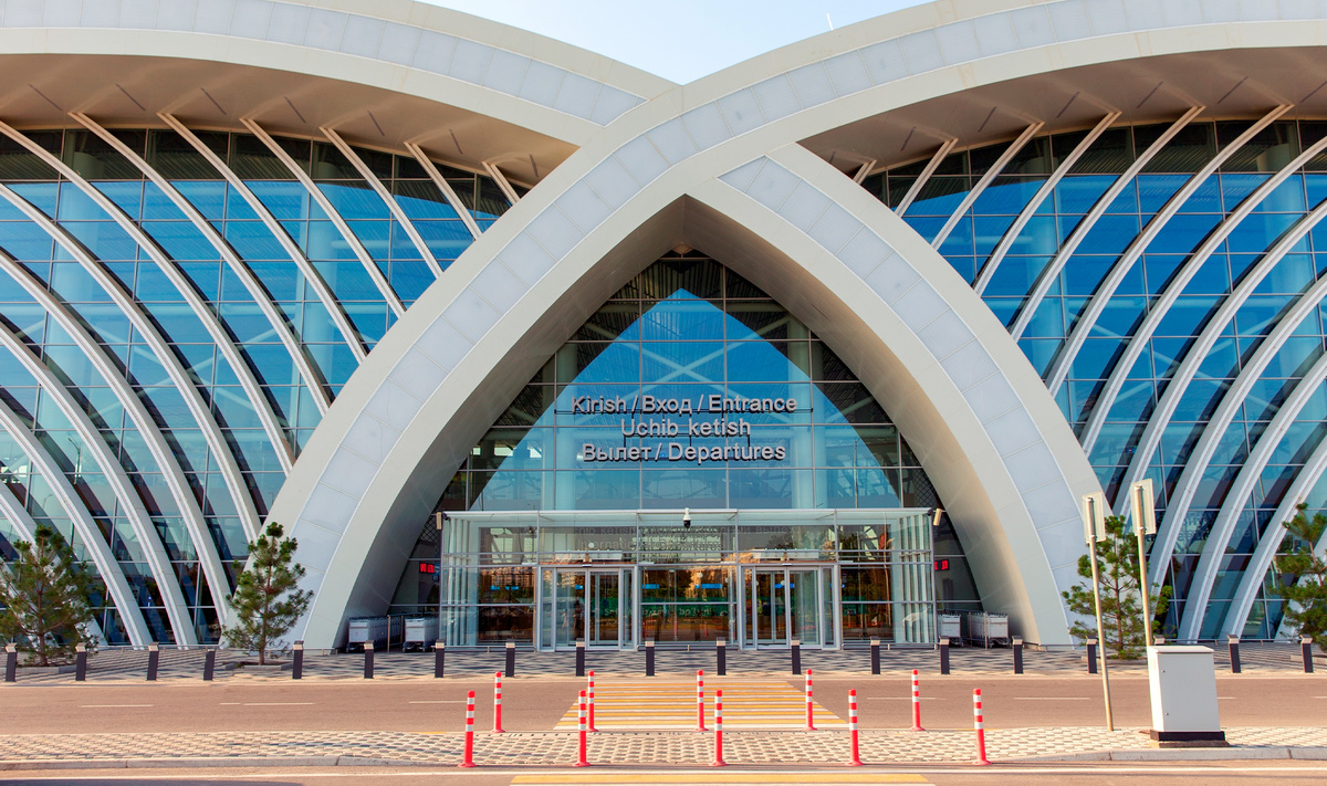 Можно долететь прямым рейсом из Москвы в Самарканд, время в пути — 4 часа.Фото: ArtEvent ET / Shutterstock.com