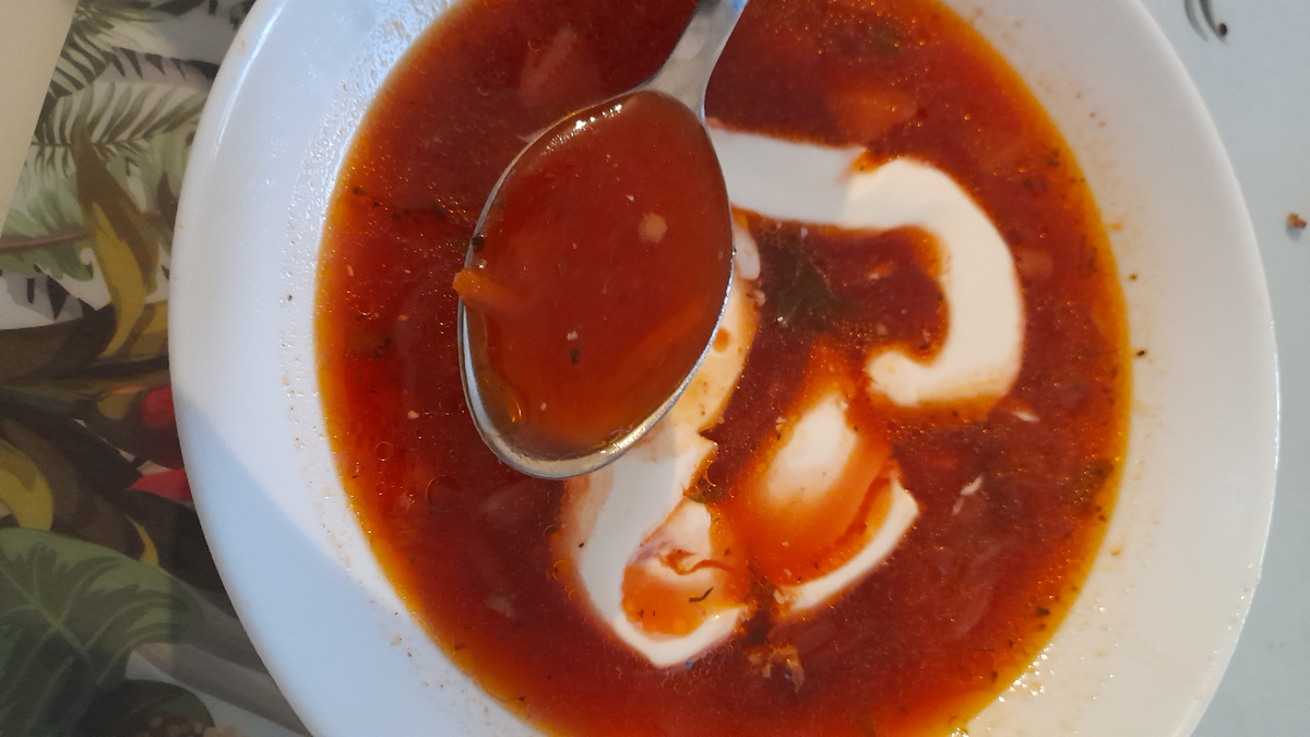 Кубанский борщ со сметаной 