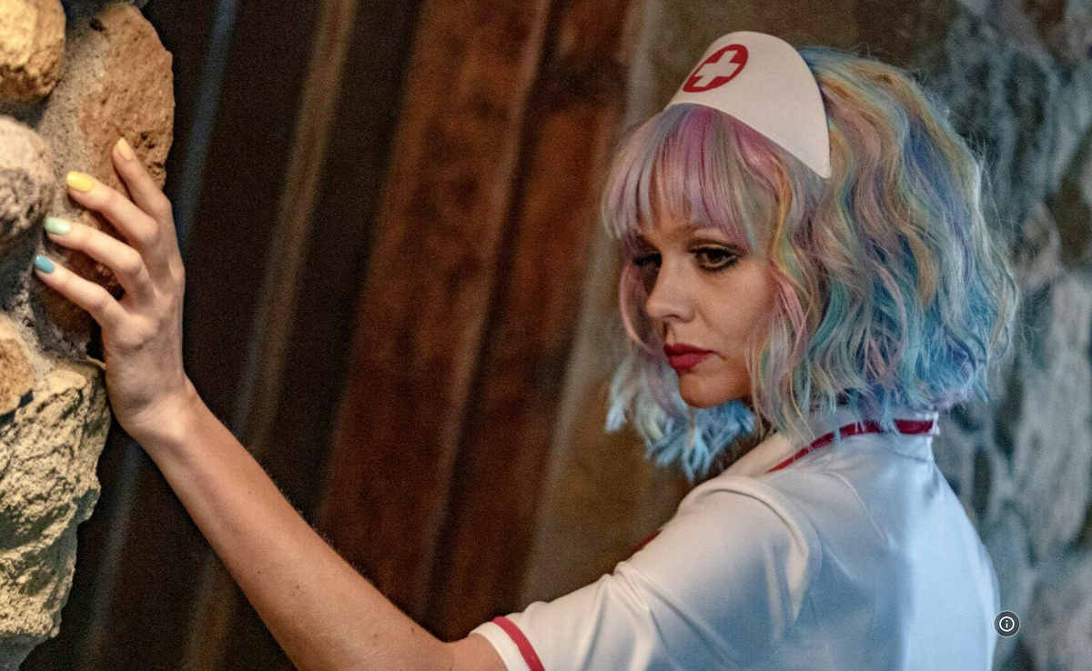 Кадр из фильма «Девушка, подающая надежды» (2020)