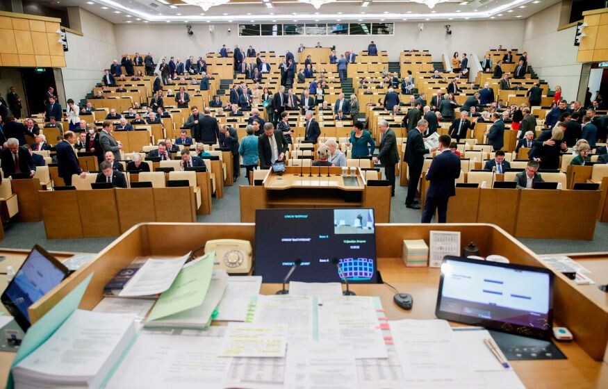    «Зачем вы делаете вот так? Это же глупо!»: депутат о законопроектах чиновников