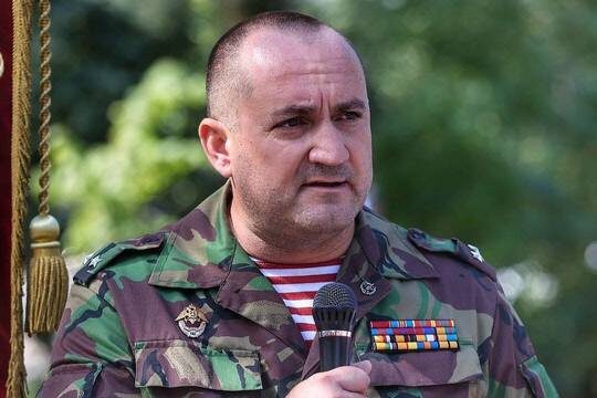    Вячеслав Калинин поздравил Александра Белоглазова с присвоением звания генерал-майора