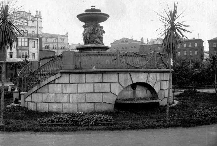 Фонтан Витали (Петровский фонтан) 19 век