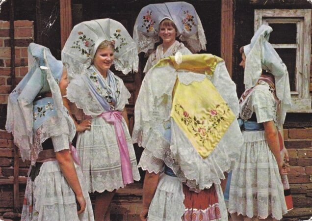 
Лужицкие сербы. https://slavic.libfl.ru/?ajaxCalendar=1&mo=8&yr=2002