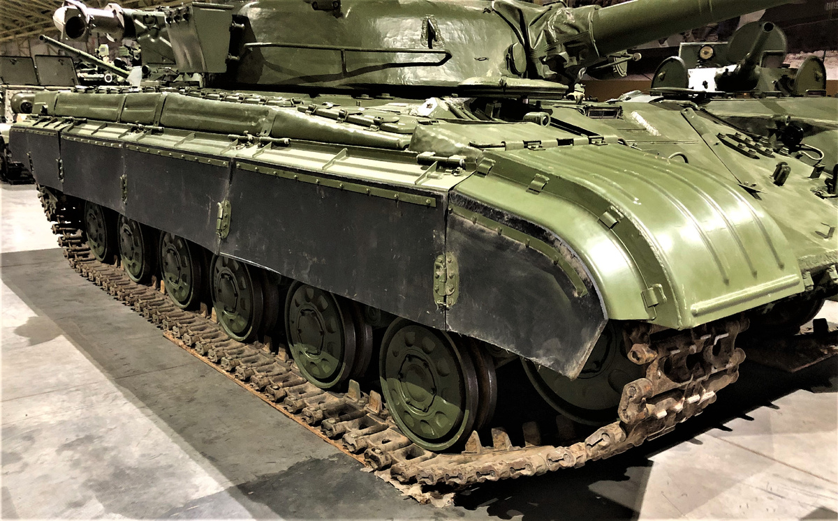 Сплошные резинотканевые бортовые экраны.