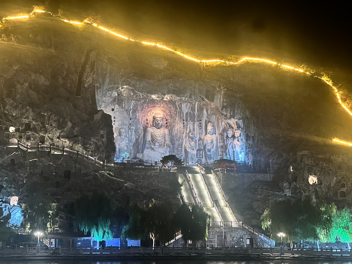 Гроты Лунмэнь в Лояне