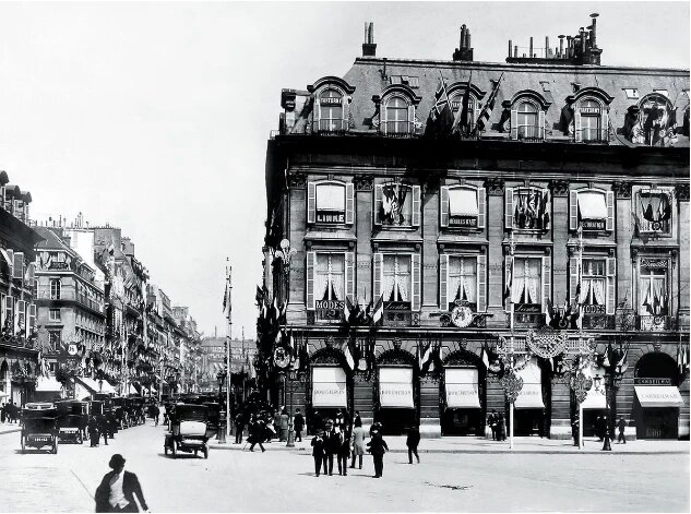 Бутик Boucheron на Вандомской площади - сегодня здесь находятся бутики самых дорогих марок мира, а Boucheron был первым