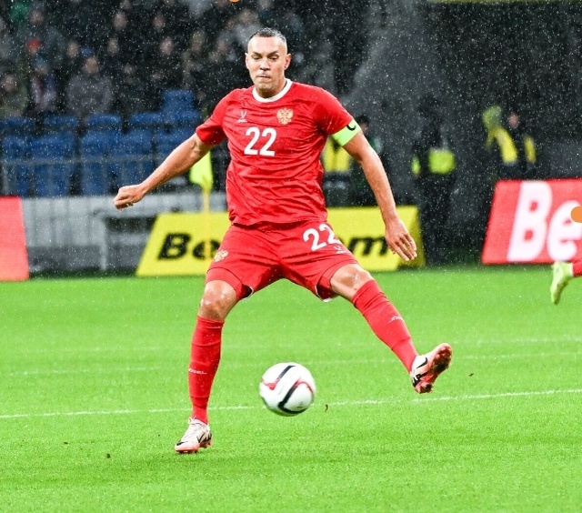 Дзюба в сборной для разогрева. Фото из открытых источников. 