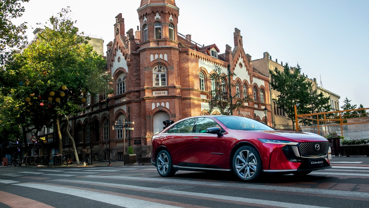 Китайская Mazda EZ-6