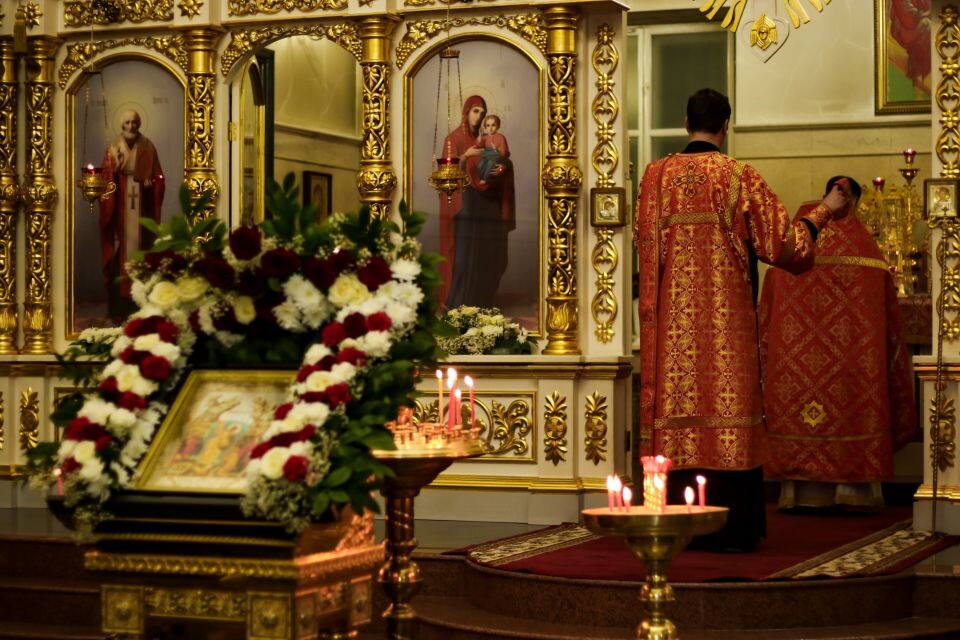    Ночная служба в храме Дмитрия Ростовского. Источник: Виталий Барабаш