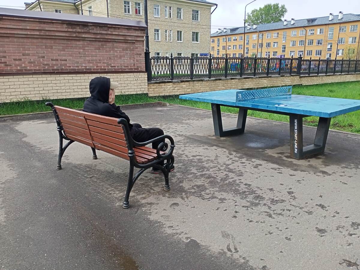 Гриша: - Когда, когда это закончится... 