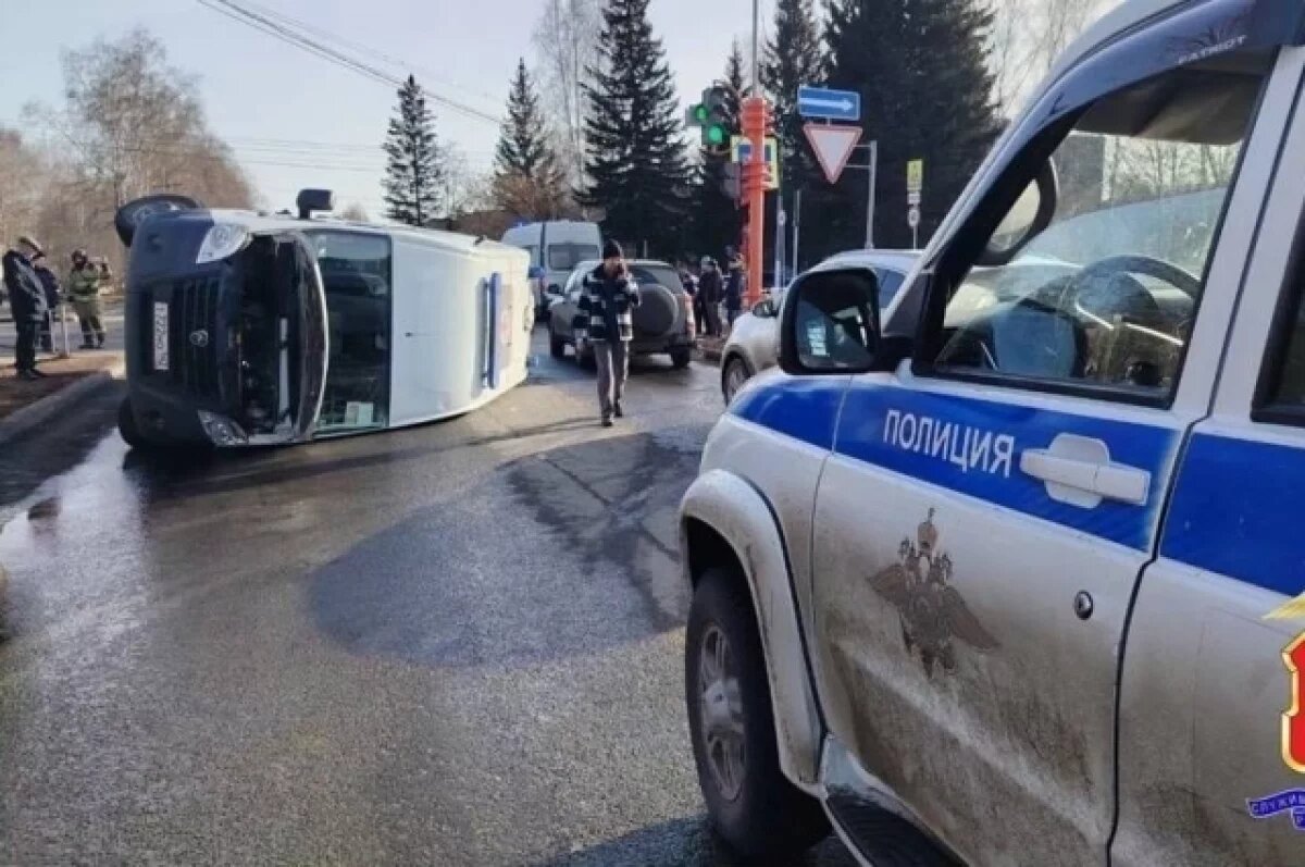    В Кузбассе снова опрокинулась скорая, после чего скончалась её пациентка