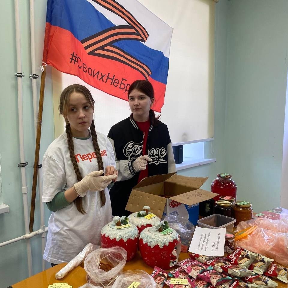    СВОих не бросаем