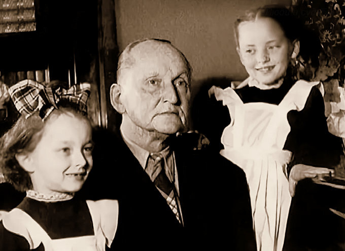 Александр Вертинский с Настей и Марианной. Фото из семейного архива