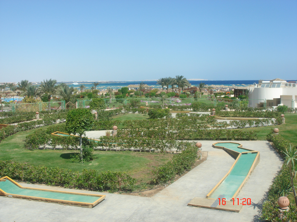 Территория отеля в Хургаде