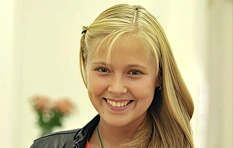 на фото Виктория Романенко в юности 