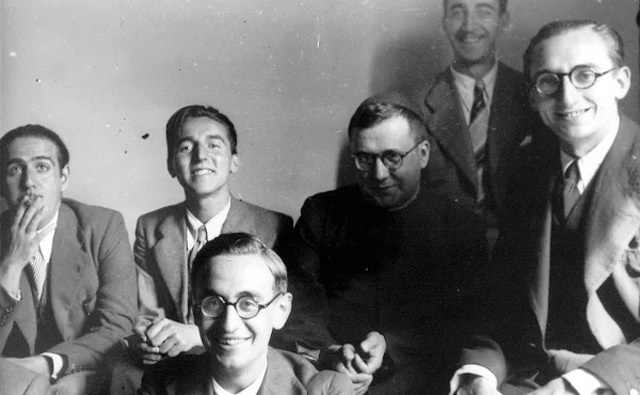 Святой Хосемария с несколькими учениками, которые следовали за ним в ранние годы