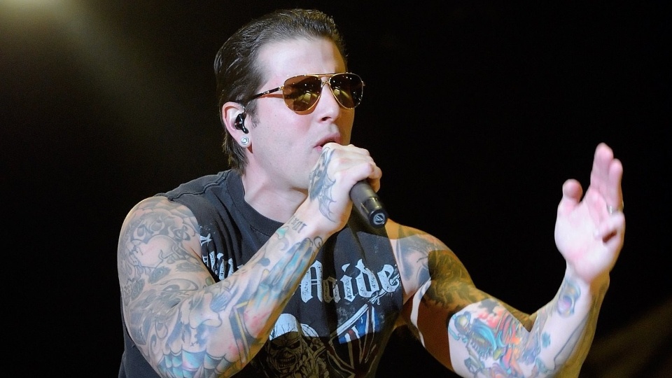Фронтмен Avenged Sevenfold Мэттью Чарльз Сандерс, известный как M. Shadows, родился 31 июля 1981 года в Хантингтон-Бич, где предпочитает жить до сих пор. С этим городом связаны воспоминания о его многочисленных «геройствах», которые дважды доводили его до исключения из школы. 